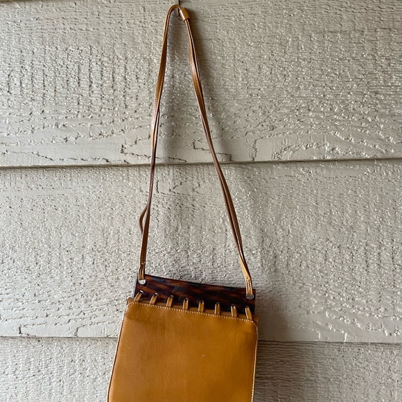 The Clothes Horse vintage tan faux leather bag - Picture 3 of 4